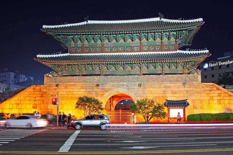 Dongdaemun Gate (Heunginjimun Gate)
